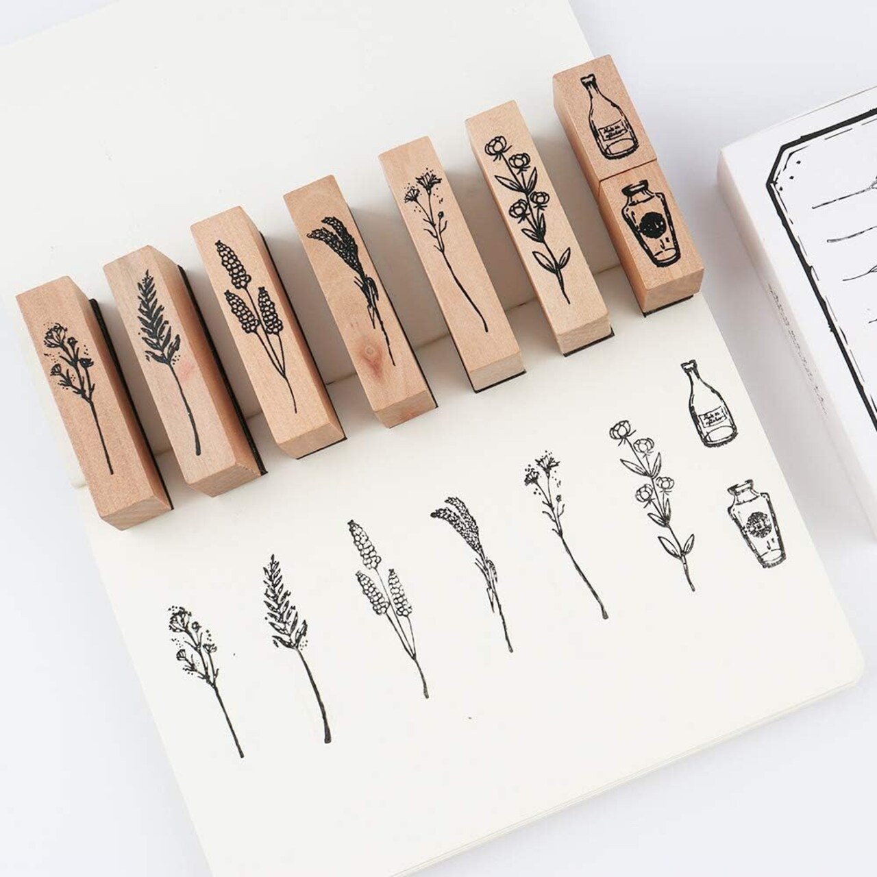 8 Pieces Vintage Wooden Rubber Stamps, Plant & Flower Decorative Mounted Rubber Stamp Set for DIY Craft, Letters Diary and Craft Scrapbooking